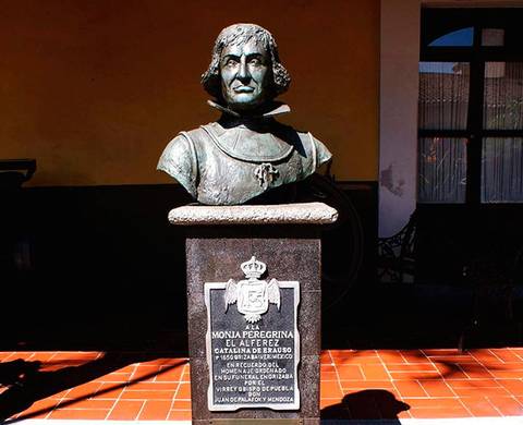 Monumento a Catalina de Erauso en Orizaba, México. Foto: Miguel Castillo- El Sol de Orizaba.